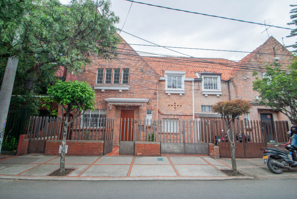 Oficina – Casa en Arriendo | Quinta Camacho | 350 m2 — foto 1