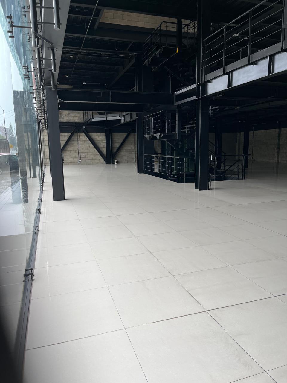 Local en Arriendo | Bella Suiza | 1770 m2 — foto 3