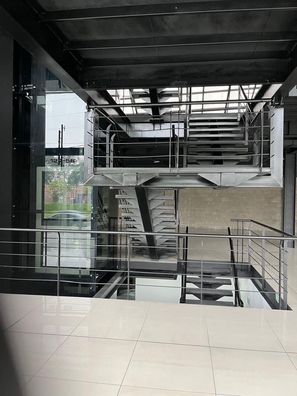 Local en Arriendo | Bella Suiza | 1770 m2 — foto 5