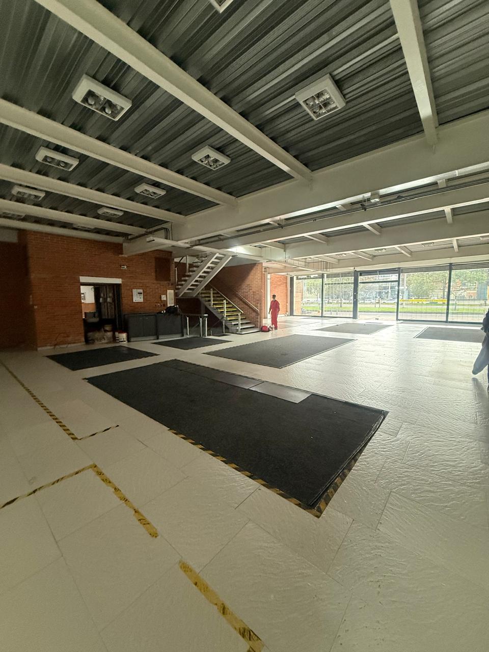 Local en Arriendo | San Patricio | 1676 m2
