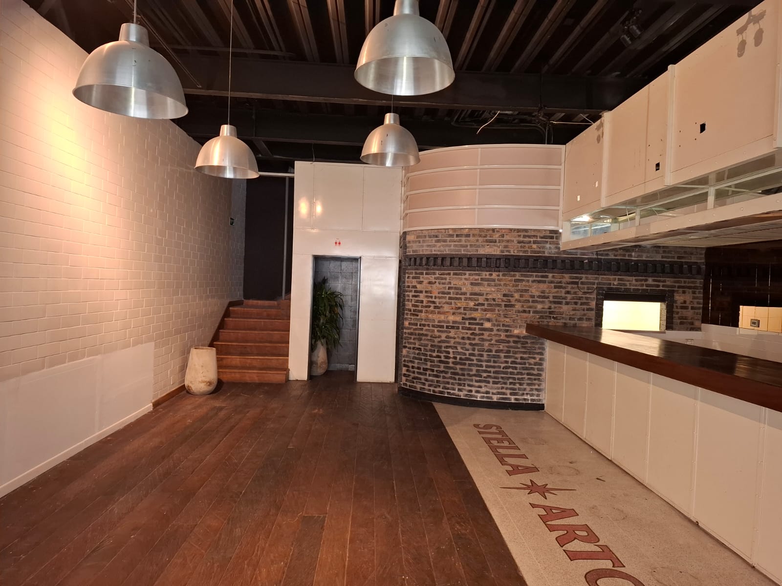 Local en Arriendo | La Cabrera | 210 m2